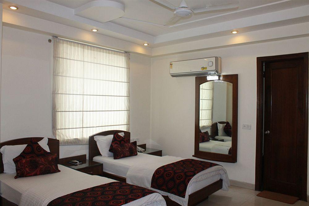 Hotel Shipra International New Delhi Exterior photo
