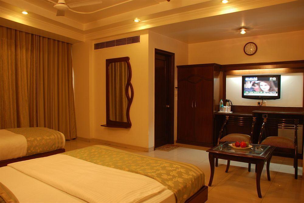 Hotel Shipra International New Delhi Room photo